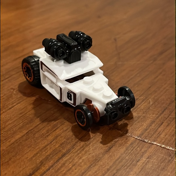 Hot Wheels Brick and Motor Block Car toy Mattel new white - Picture 9 of 9